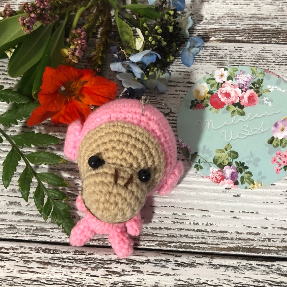 Hand-knitted Monkey Keychain. Pink. Accessorie for Bags/ Handbags - Picture 6 of 6